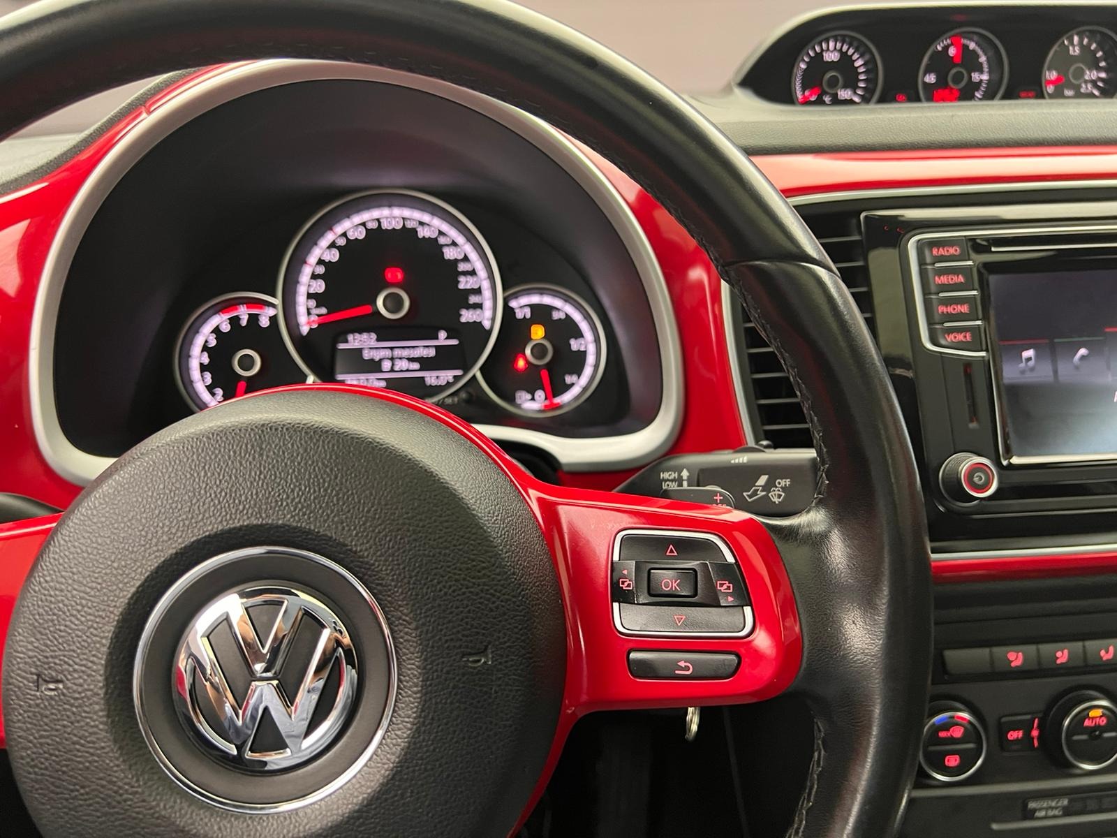 2015 Model Volkswagen Beetle 1.2 TSI Design-39
