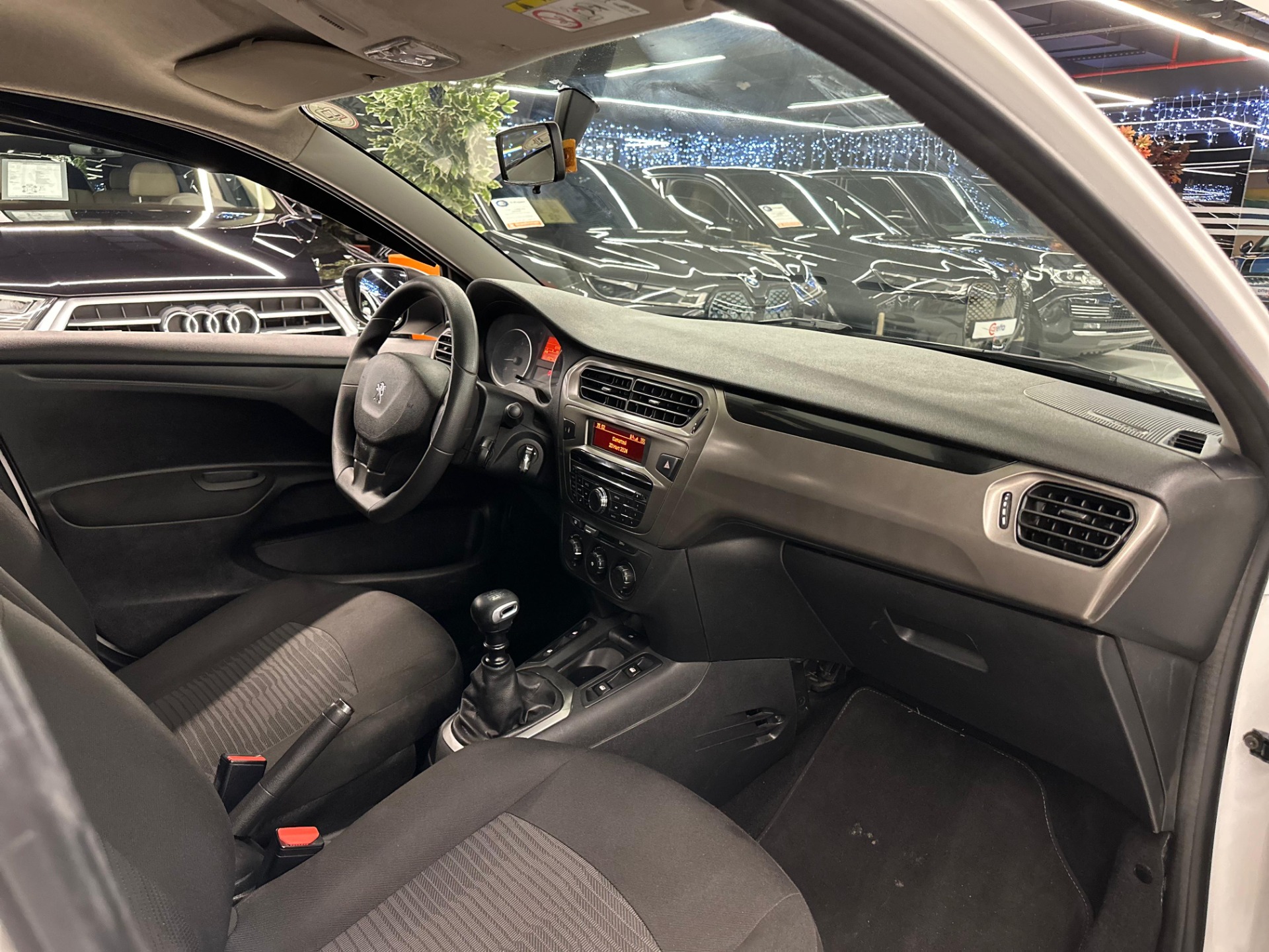 2019 Peugeot 301 1.5 BlueHDI Active-13