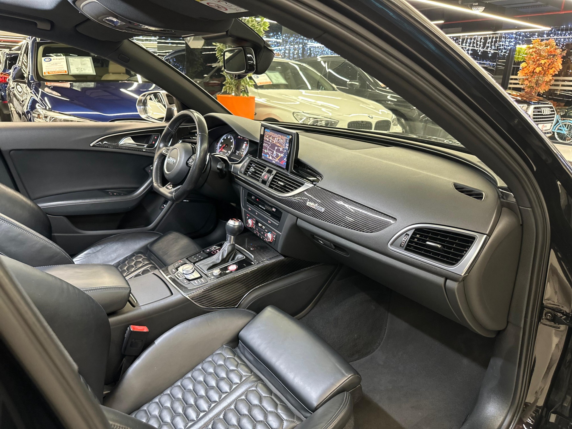 2015 Model Audi RS 6 Avant-18