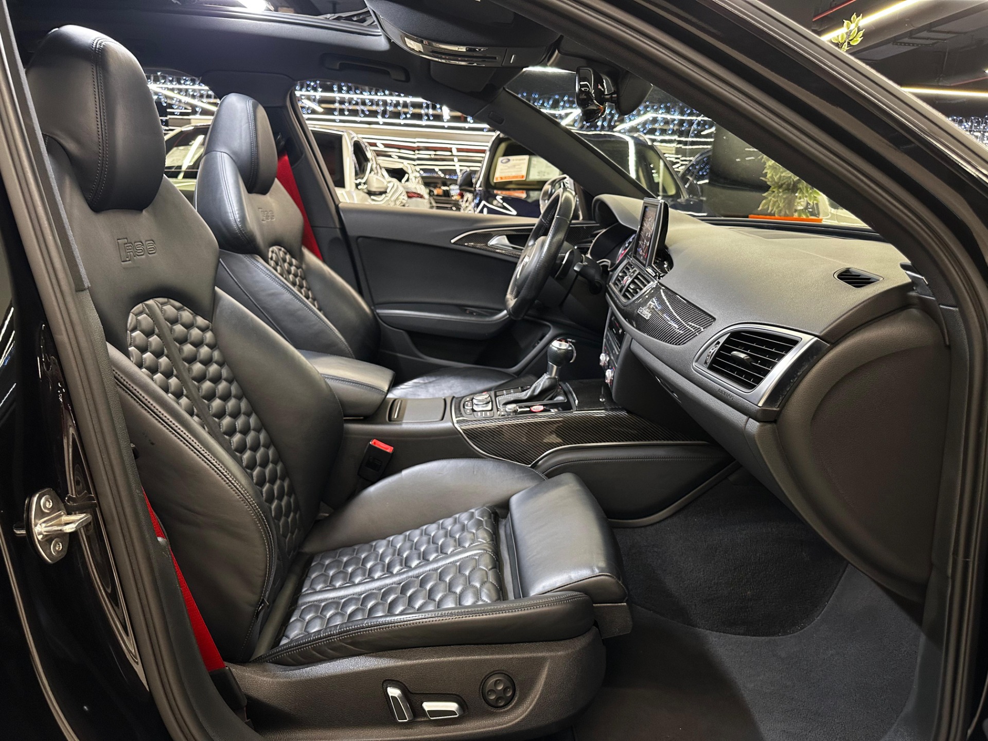 2015 Model Audi RS 6 Avant-15