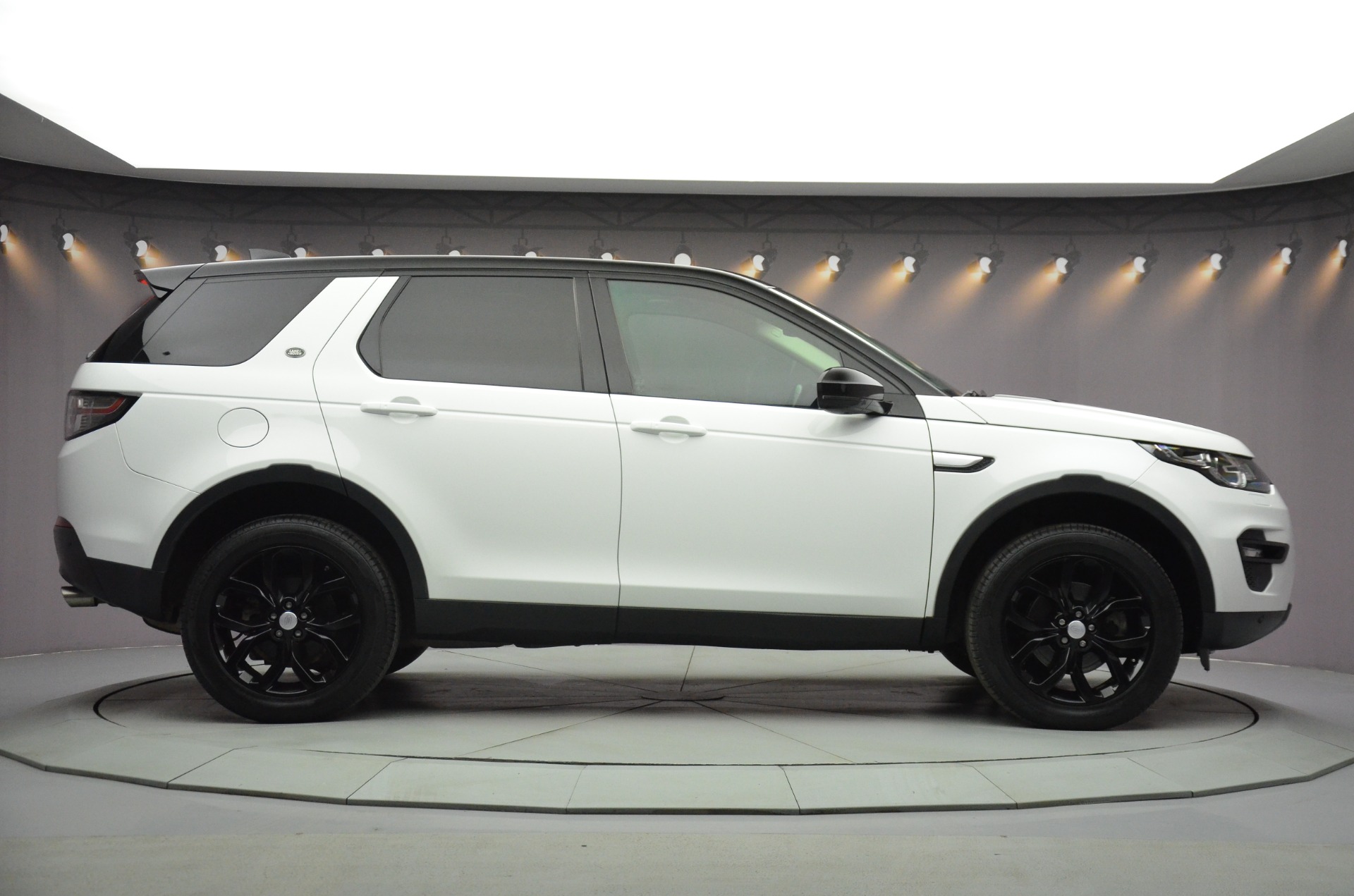 2017 Model Land Rover Discovery Sport 2.0 TD4 HSE-3