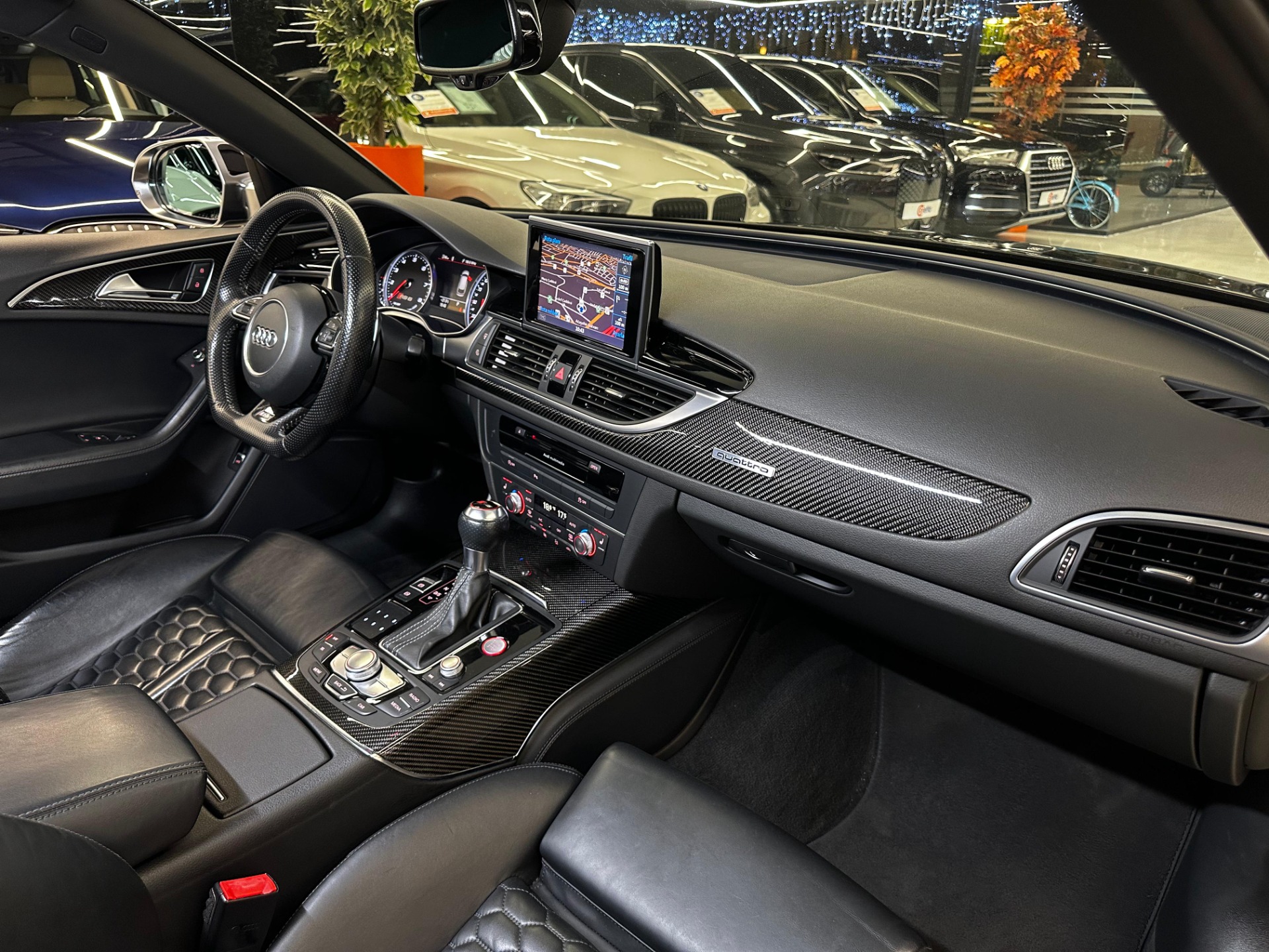 2015 Model Audi RS 6 Avant-16