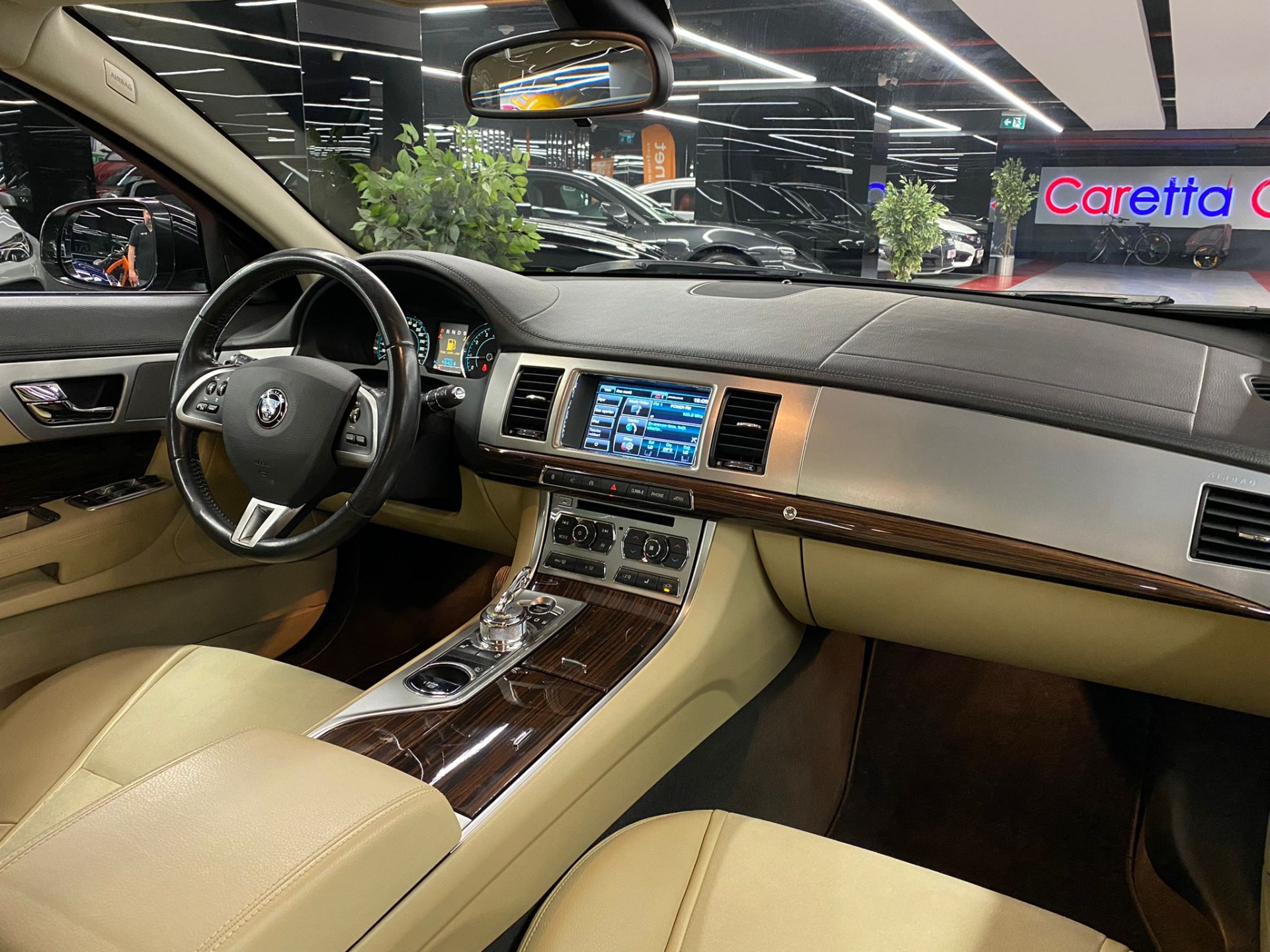 2014 Model Jaguar XF 2.0 Premium Luxury-10