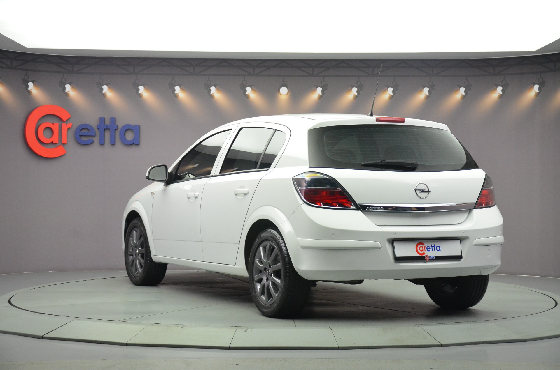 2011 Model Opel Astra HB 1.4i Essentia Easytronic-6