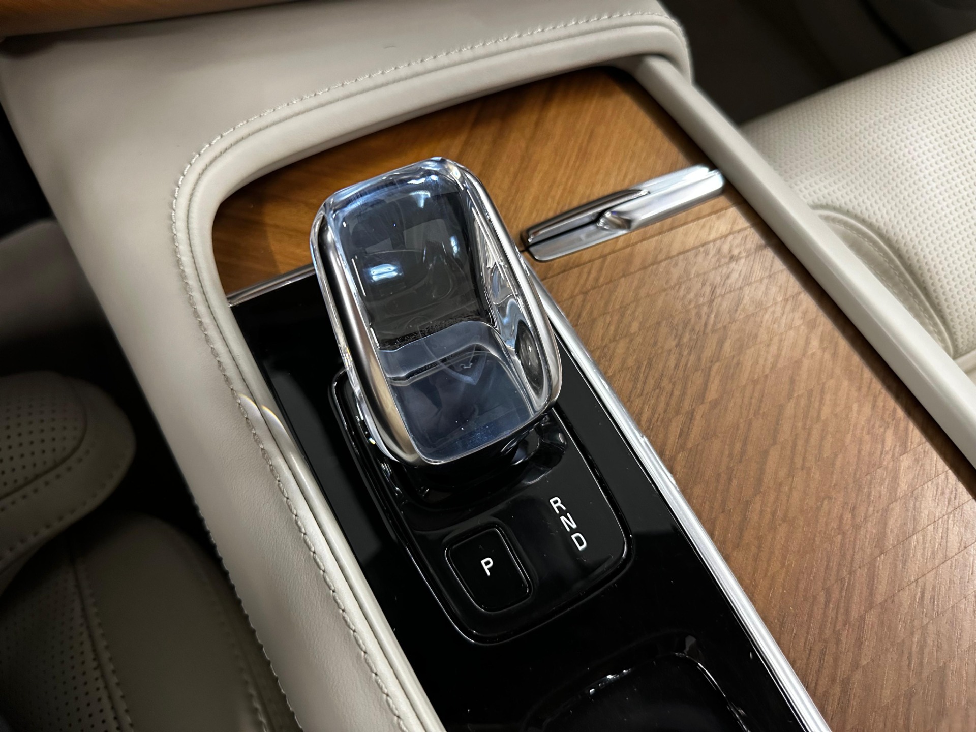 2020 Model Volvo XC90 2.0 T8 Recharge Inscription-31