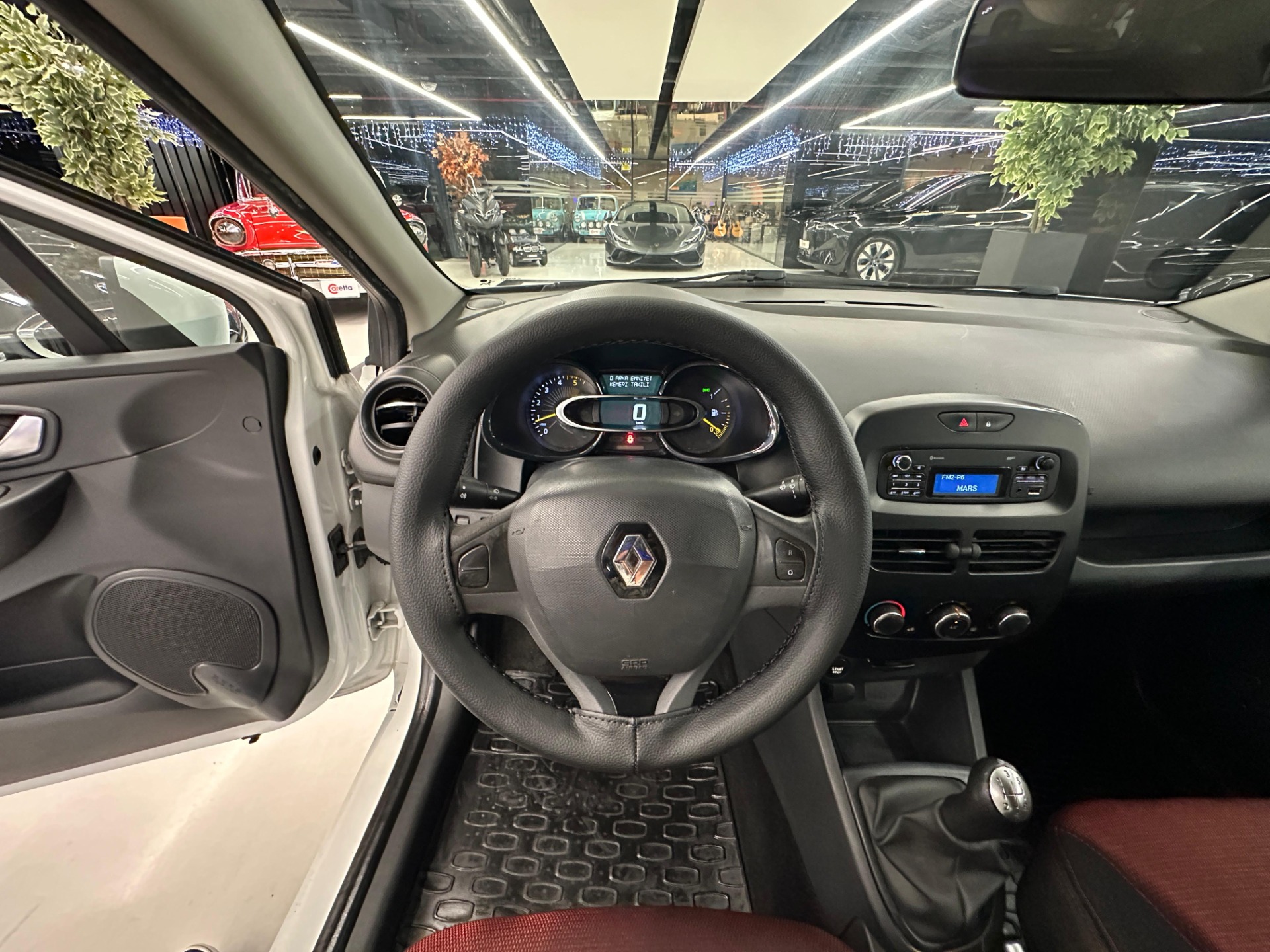 2015 Model Renault Clio 1.5 dCi SportTourer Joy-23