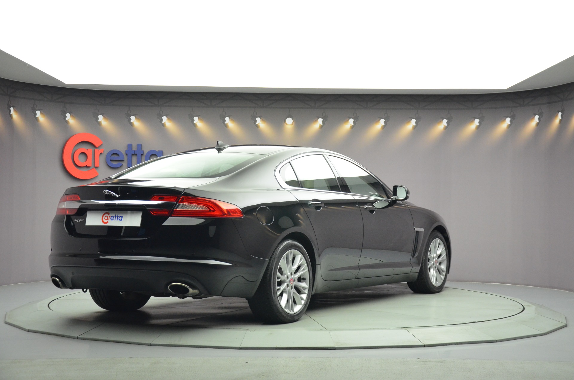 2014 Model Jaguar XF 2.0 Premium Luxury-4
