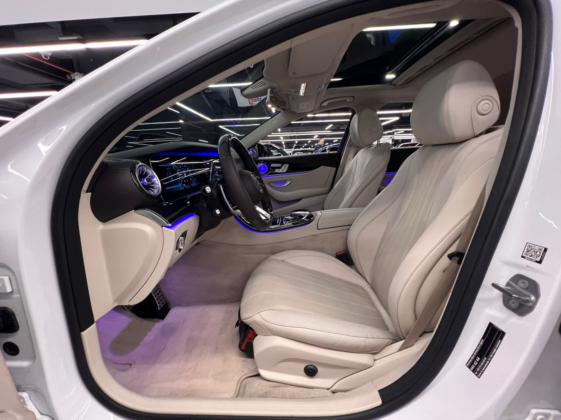 2017 Model Mercedes - Benz E 180 Exclusive-19