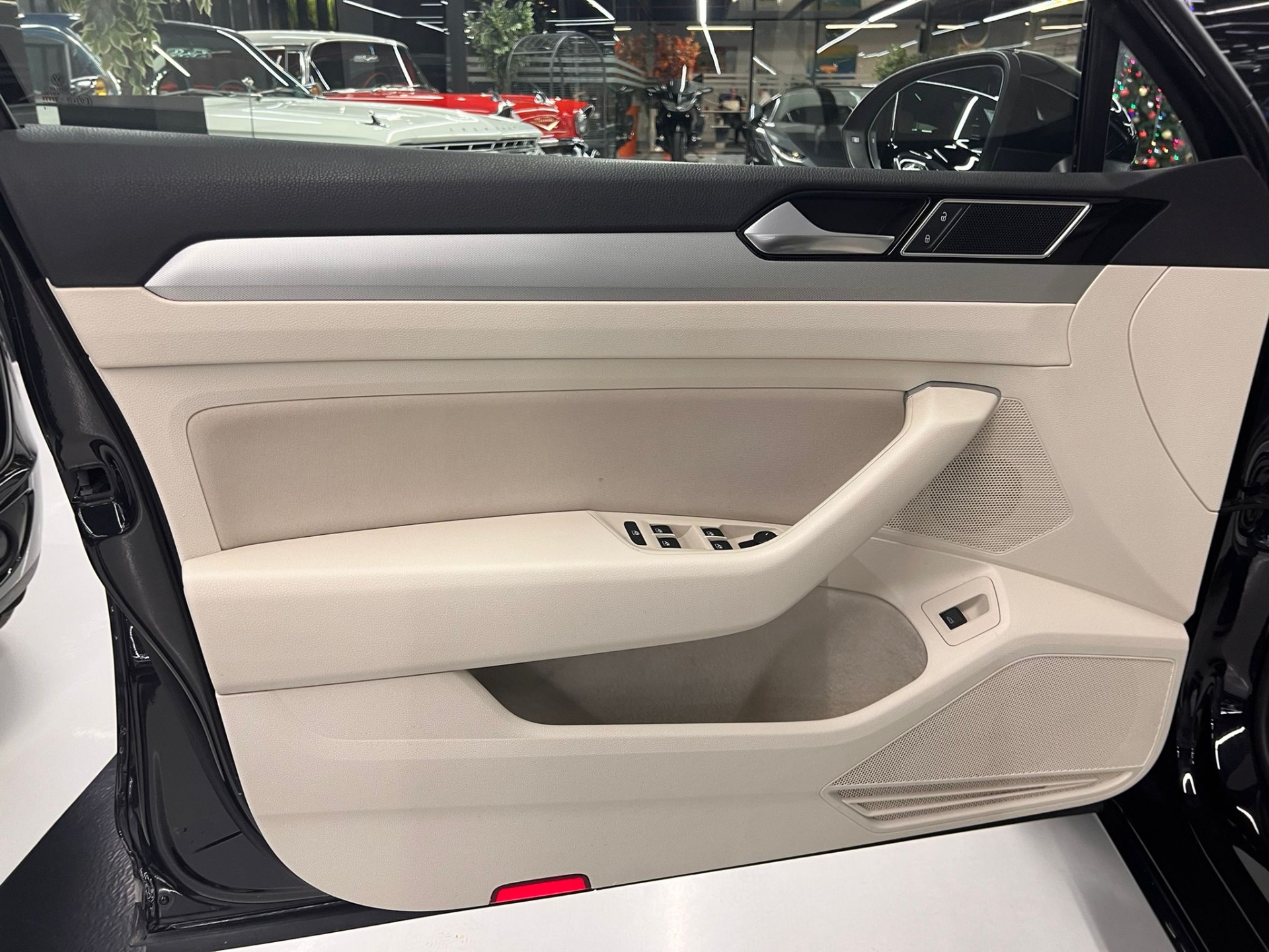 2018 Model Volkswagen 1.6 TDI Comfortline  Passat-23