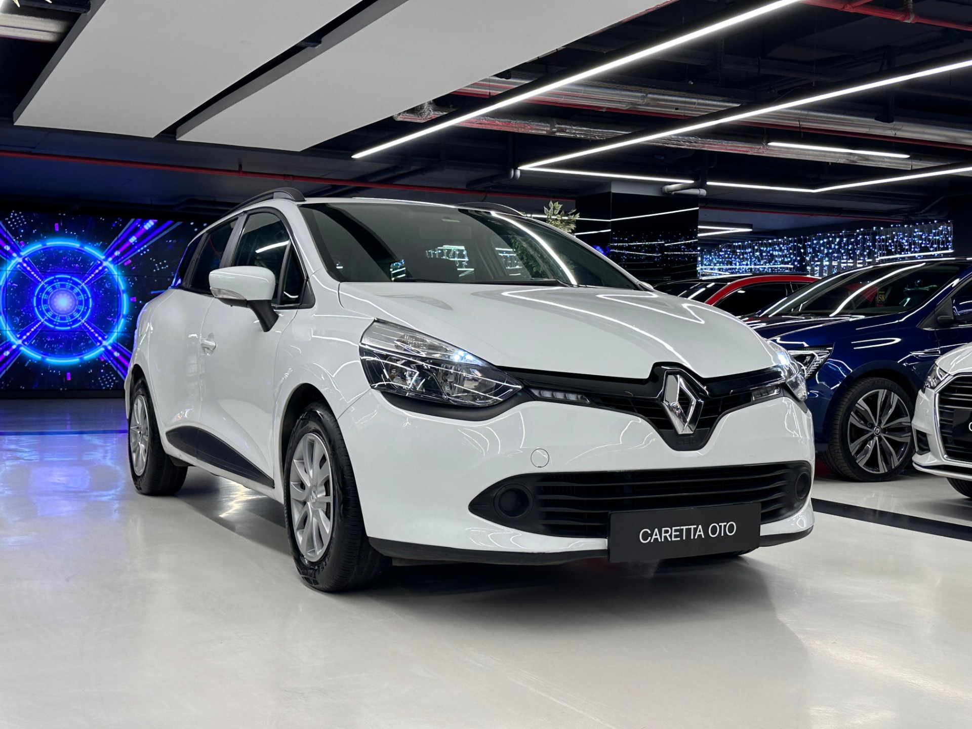 2015 Model Renault Clio 1.5 dCi SportTourer Joy-10