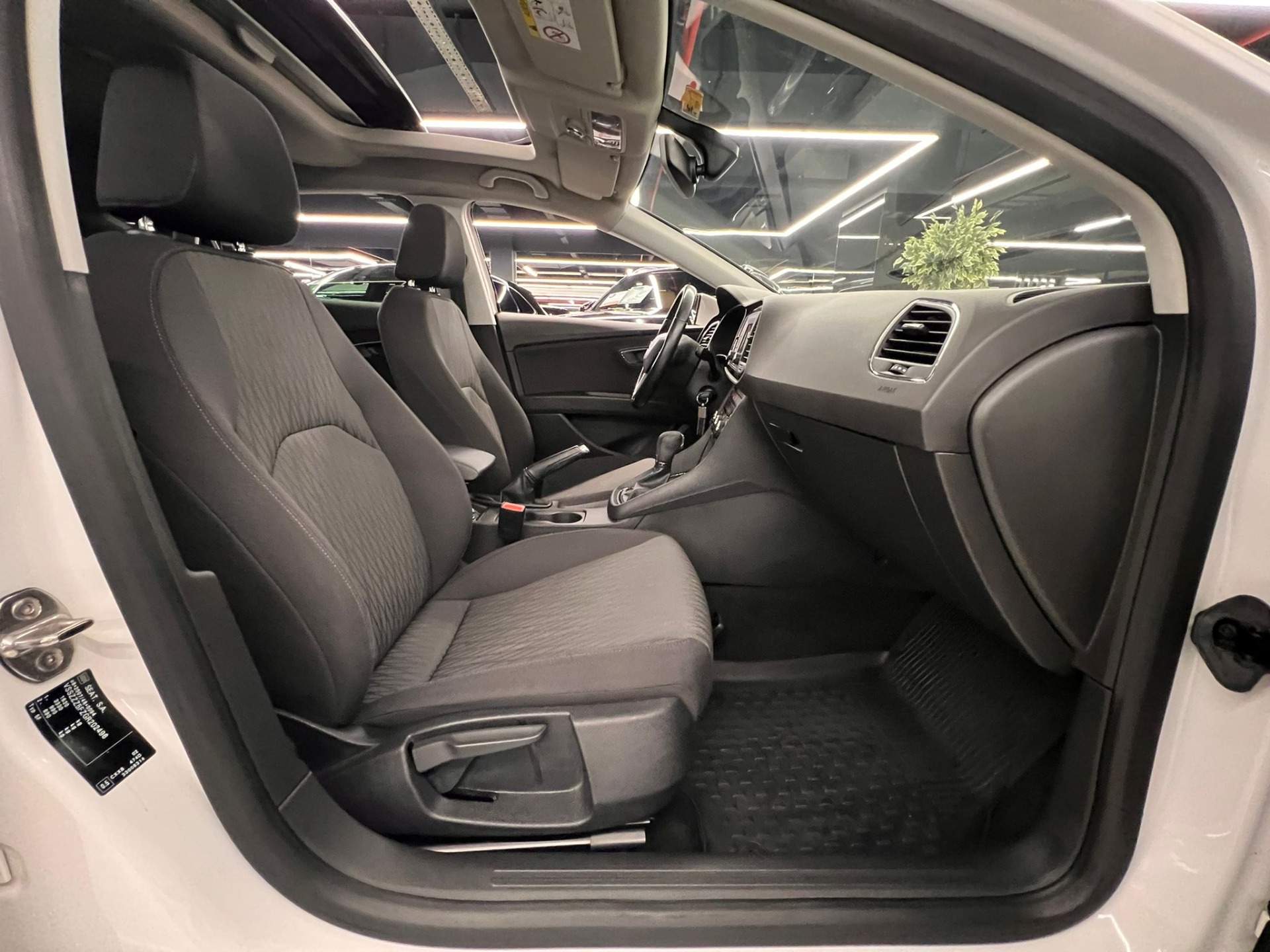2016 Model  1.6 TDI Style Seat Leon-8