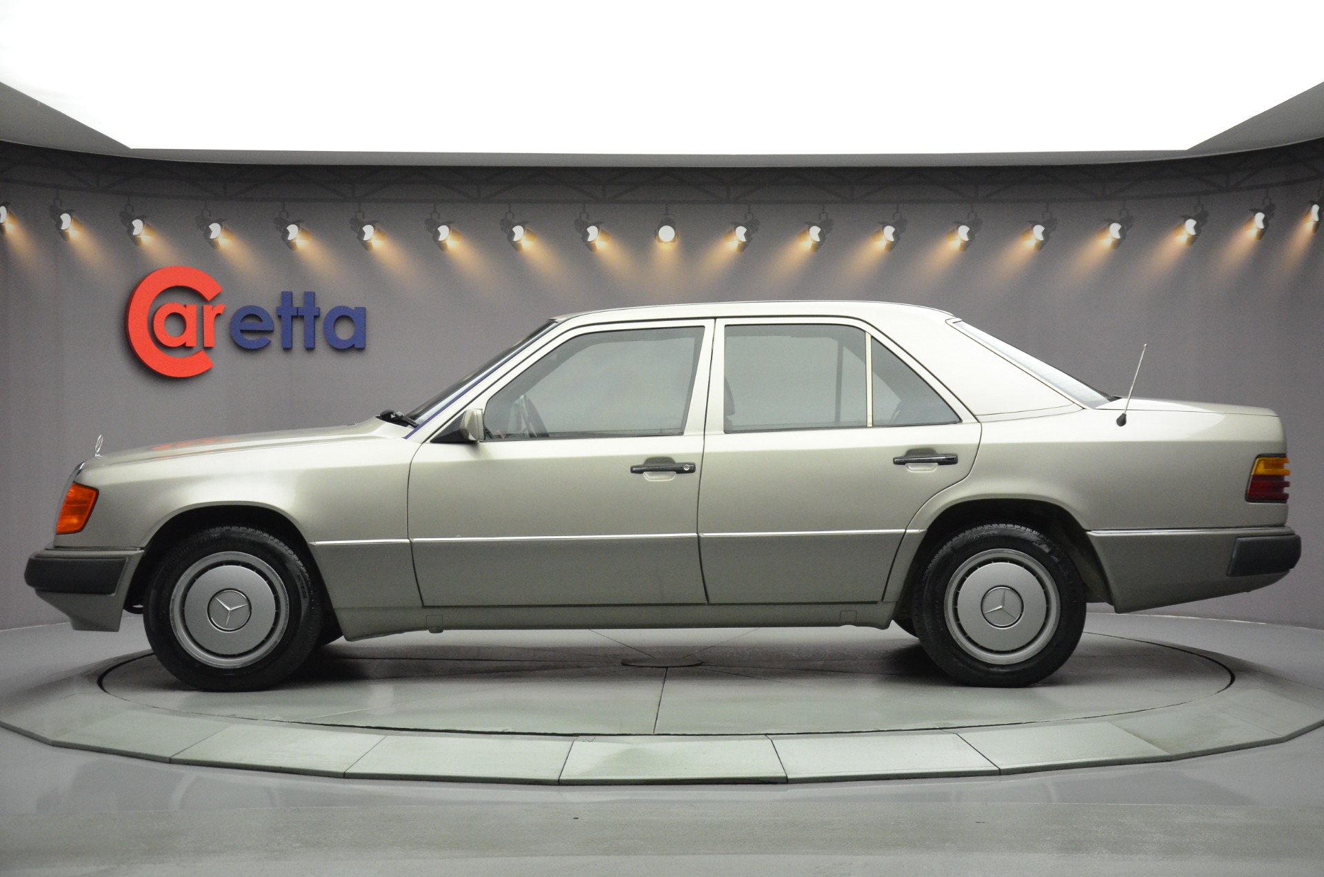 1991 Model Mercedes-Benz E 200-7