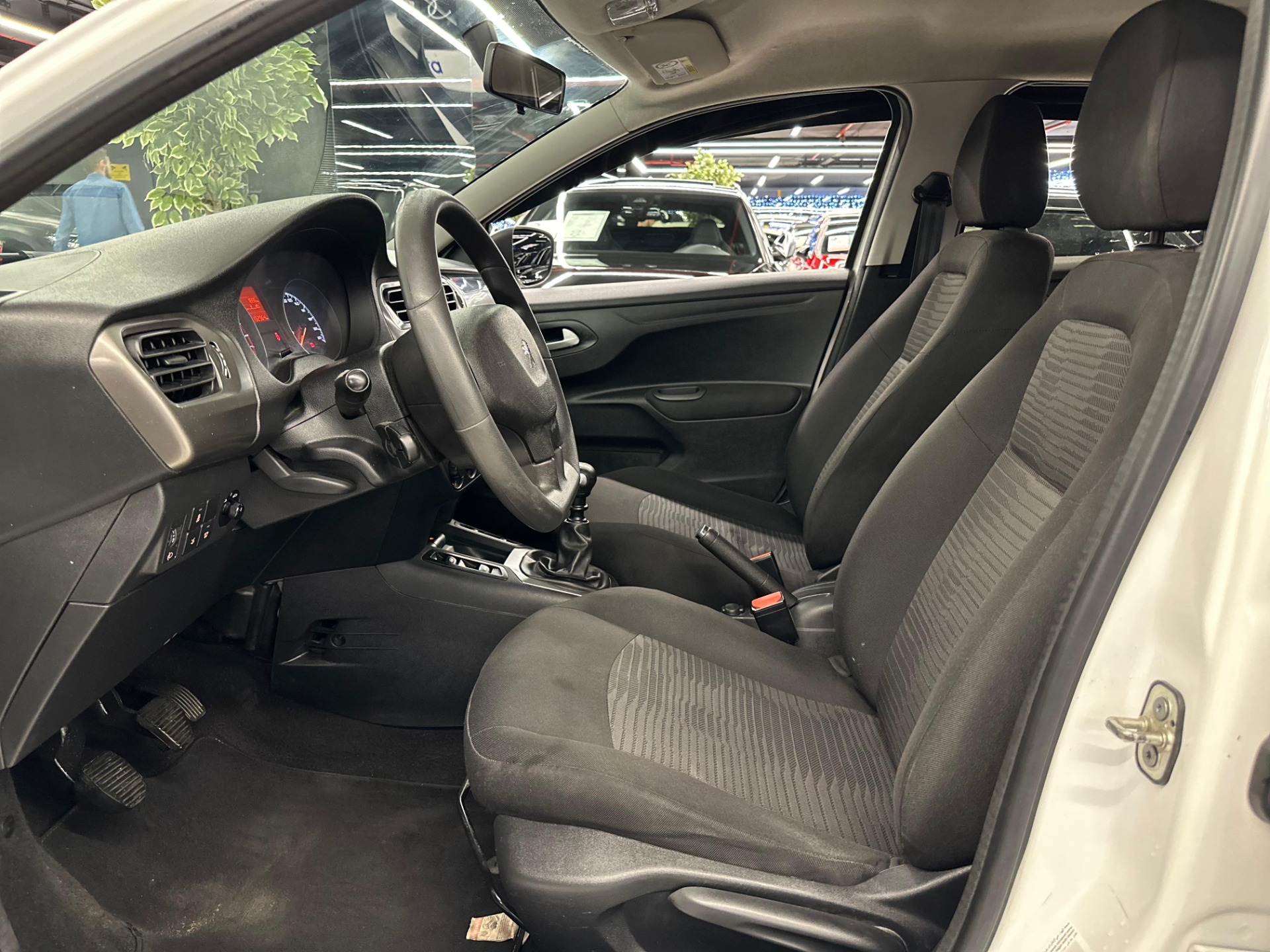 2019 Peugeot 301 1.5 BlueHDI Active-21