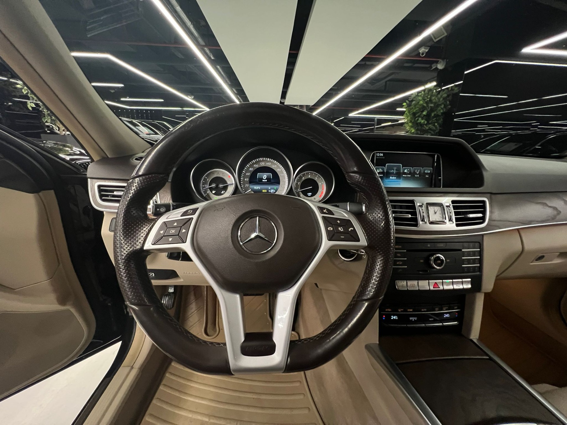 2016 Mercedes - Benz E 180 Edition E-14