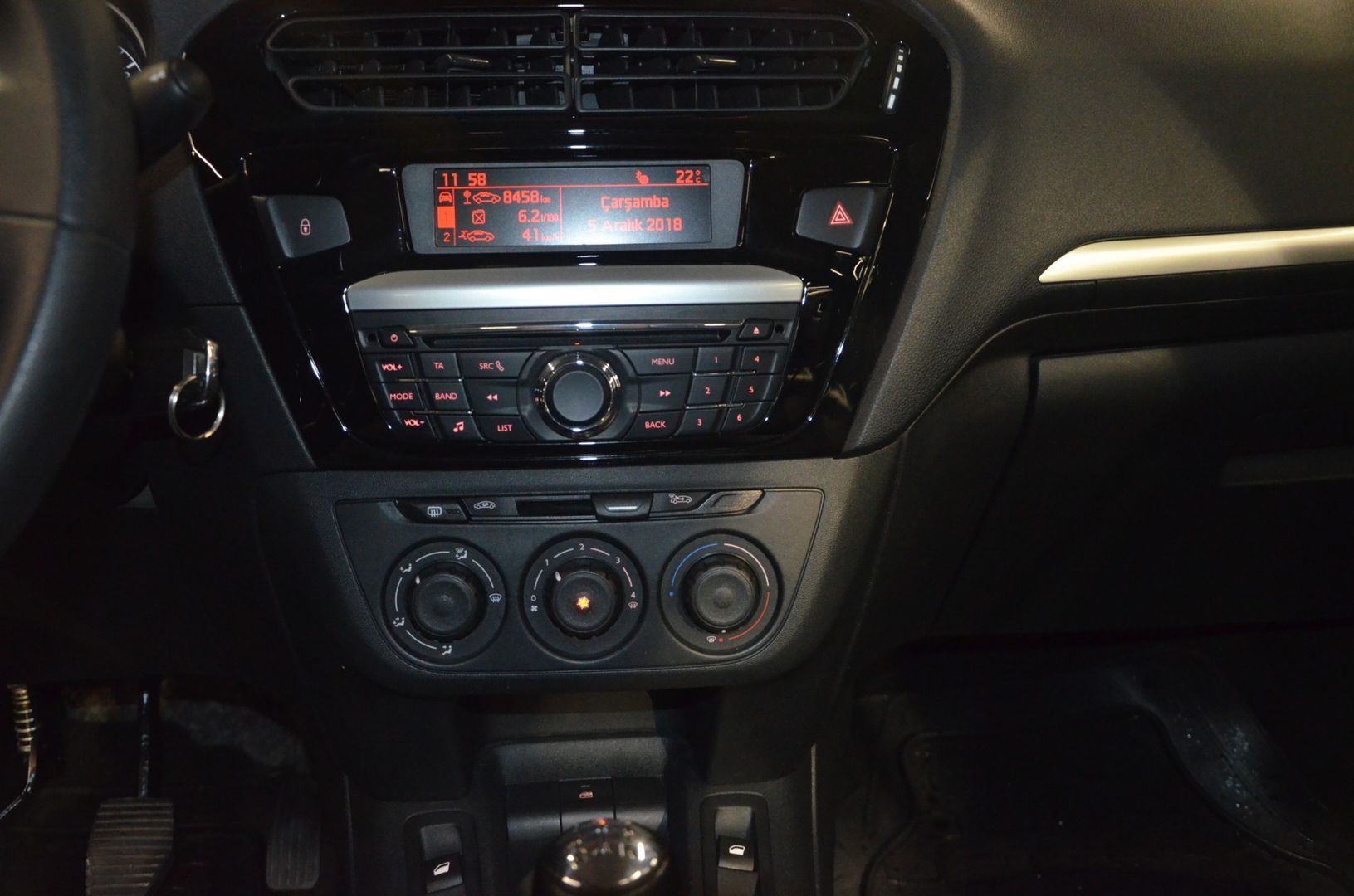 52Bin'Km Hız Sabitleme,Bluetooth,1.6 HDi Active 301-12