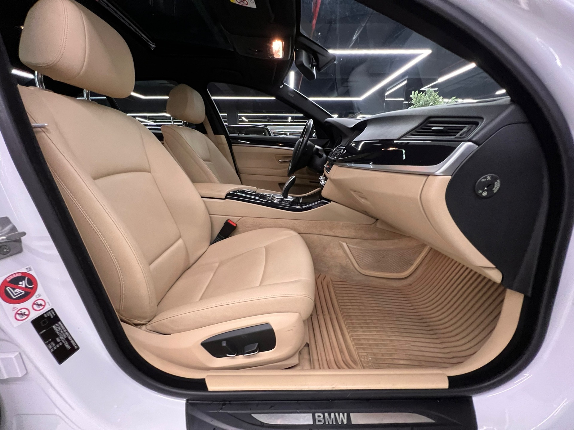 2016 Model Bmw 520i Executive-8