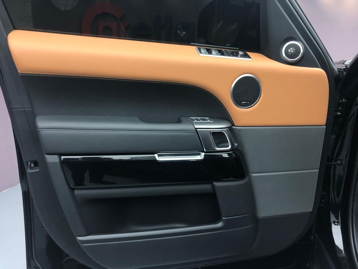 2019 Model Land Rover Sport 3.0 SDV6 HSE Dynamic-22