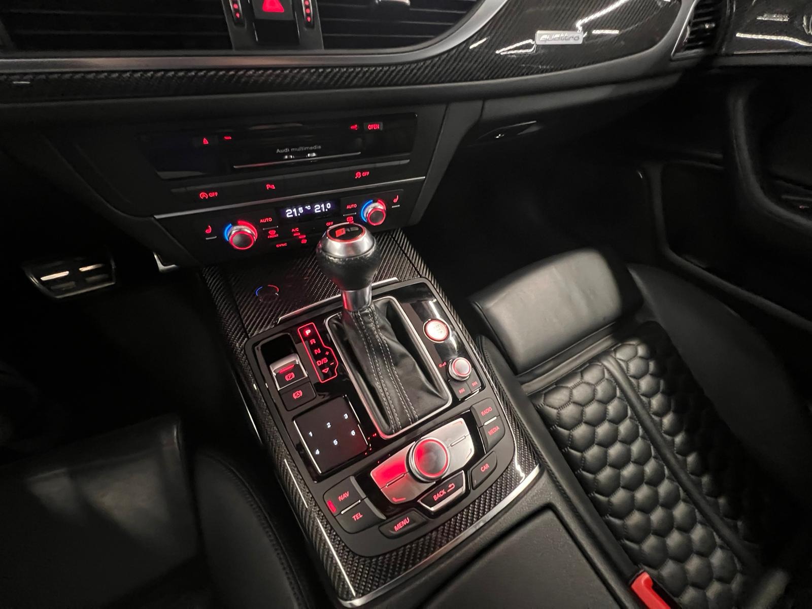 2015 Model Audi RS 6 Avant-27