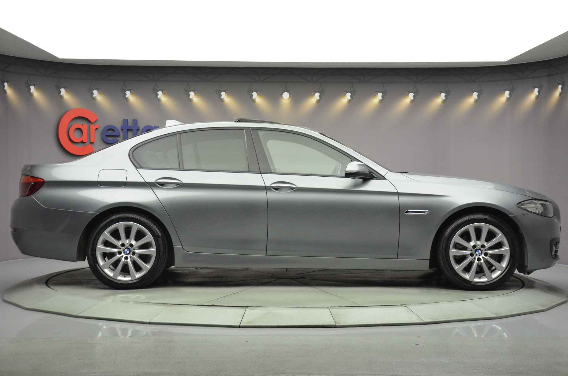 2016 Model Bmw 520i Executive-3