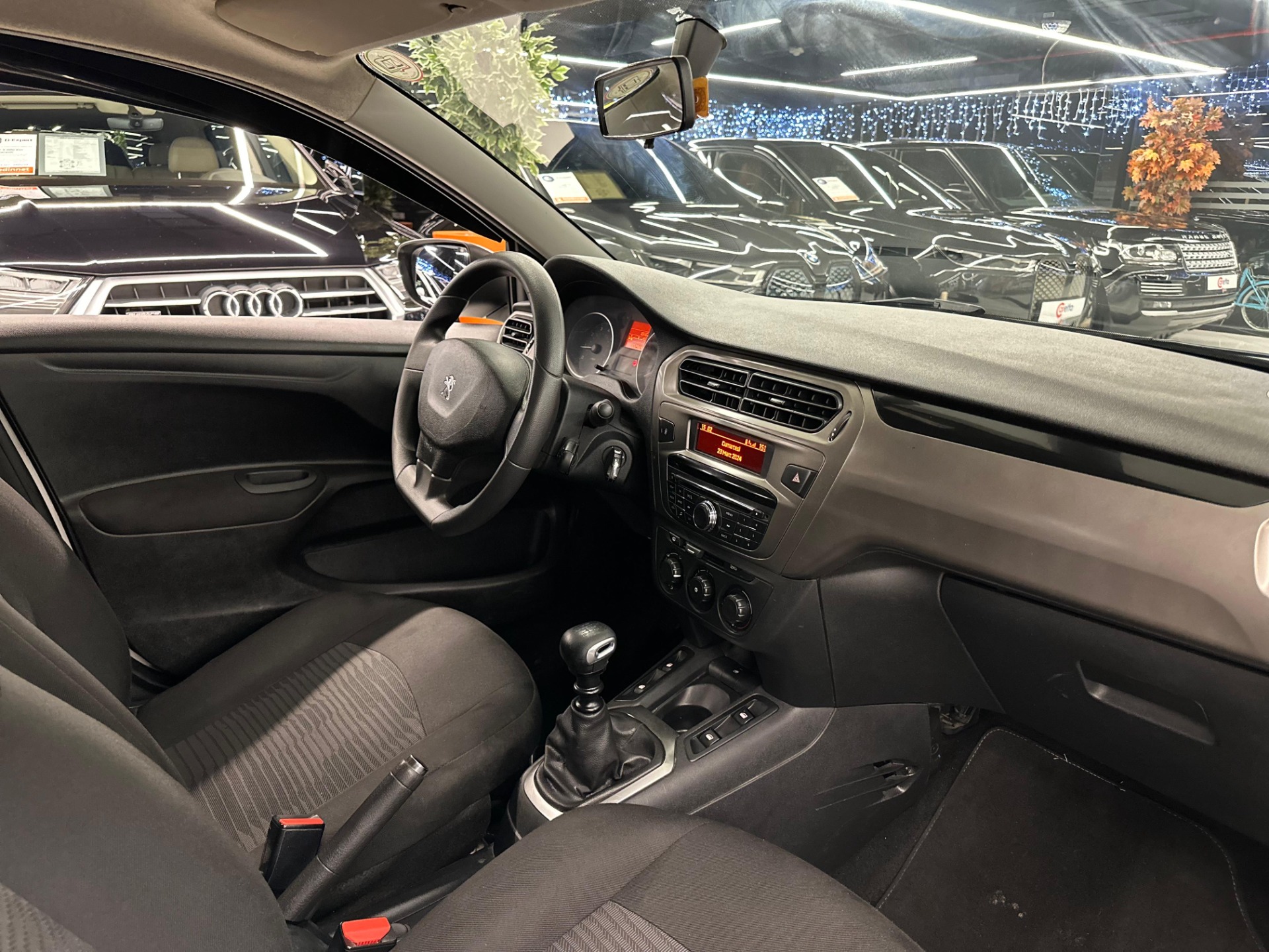 2019 Peugeot 301 1.5 BlueHDI Active-14