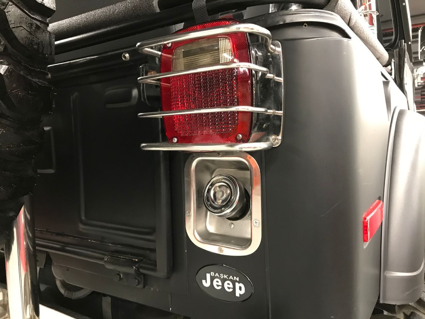 Caretta'dan Emsalsız Full Restorasyon'lu Jeep CJ-5-11