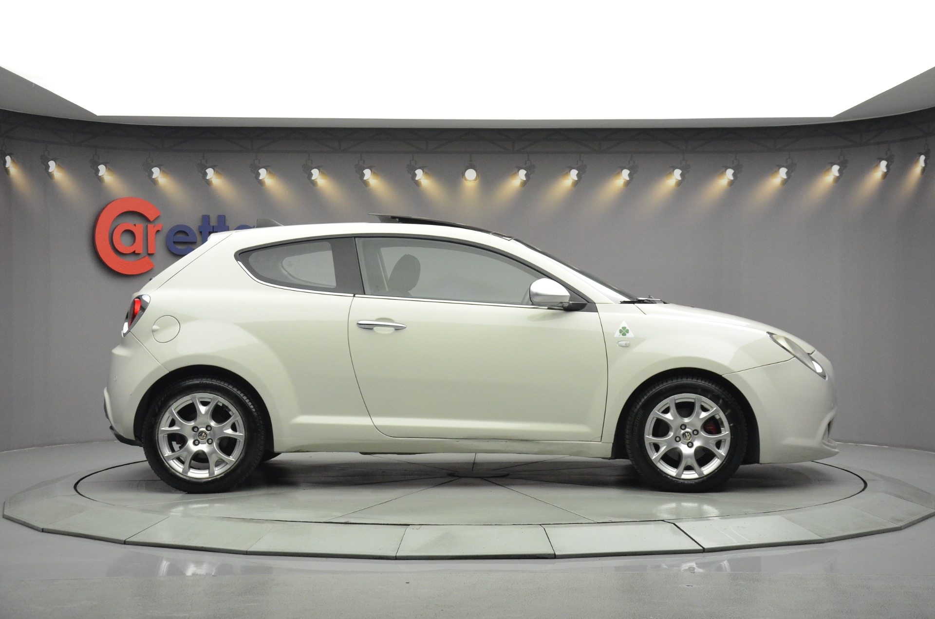 2011 Model Alfa Romeo MiTo 1.6 JTD Distinctive-3