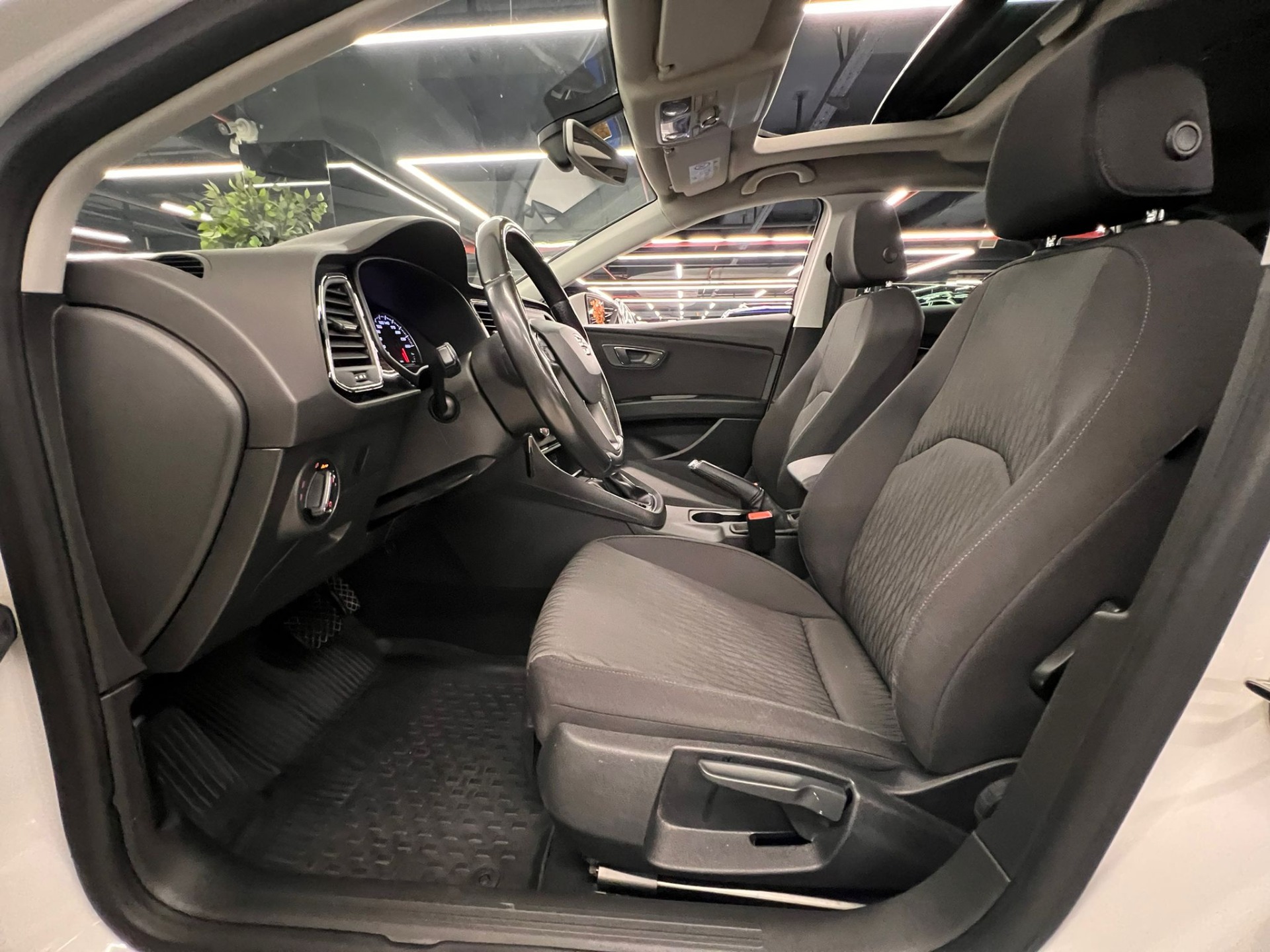 2016 Model  1.6 TDI Style Seat Leon-15