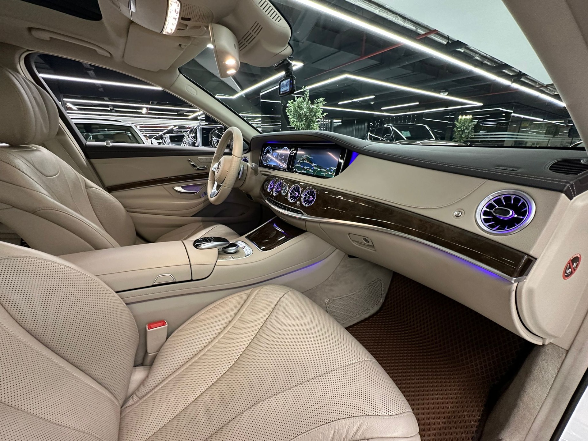 2014 Model Mercedes-Benz S 350 4Matic-9