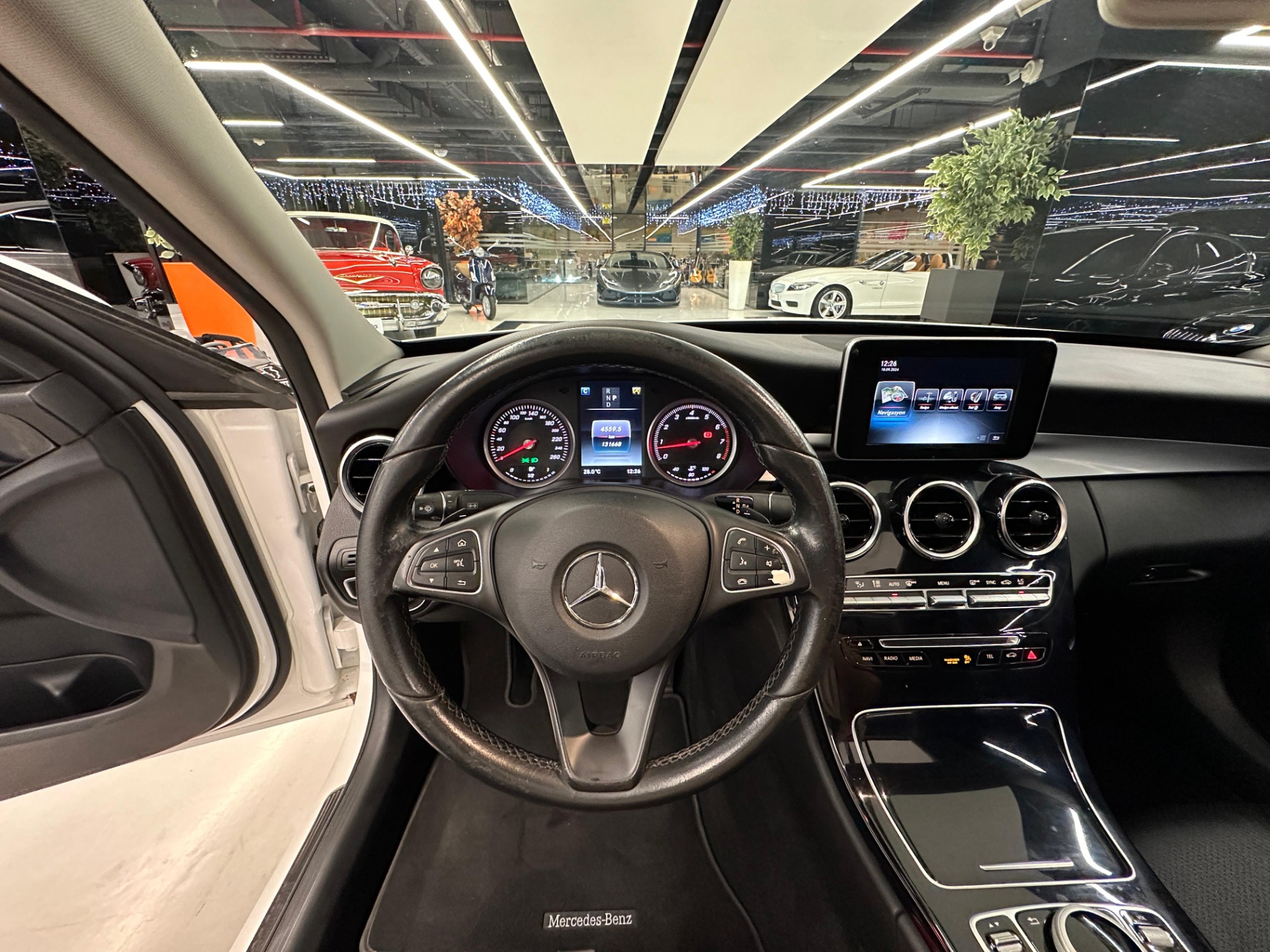 2017 Model Mercedes-Benz C 180 Comfort-33