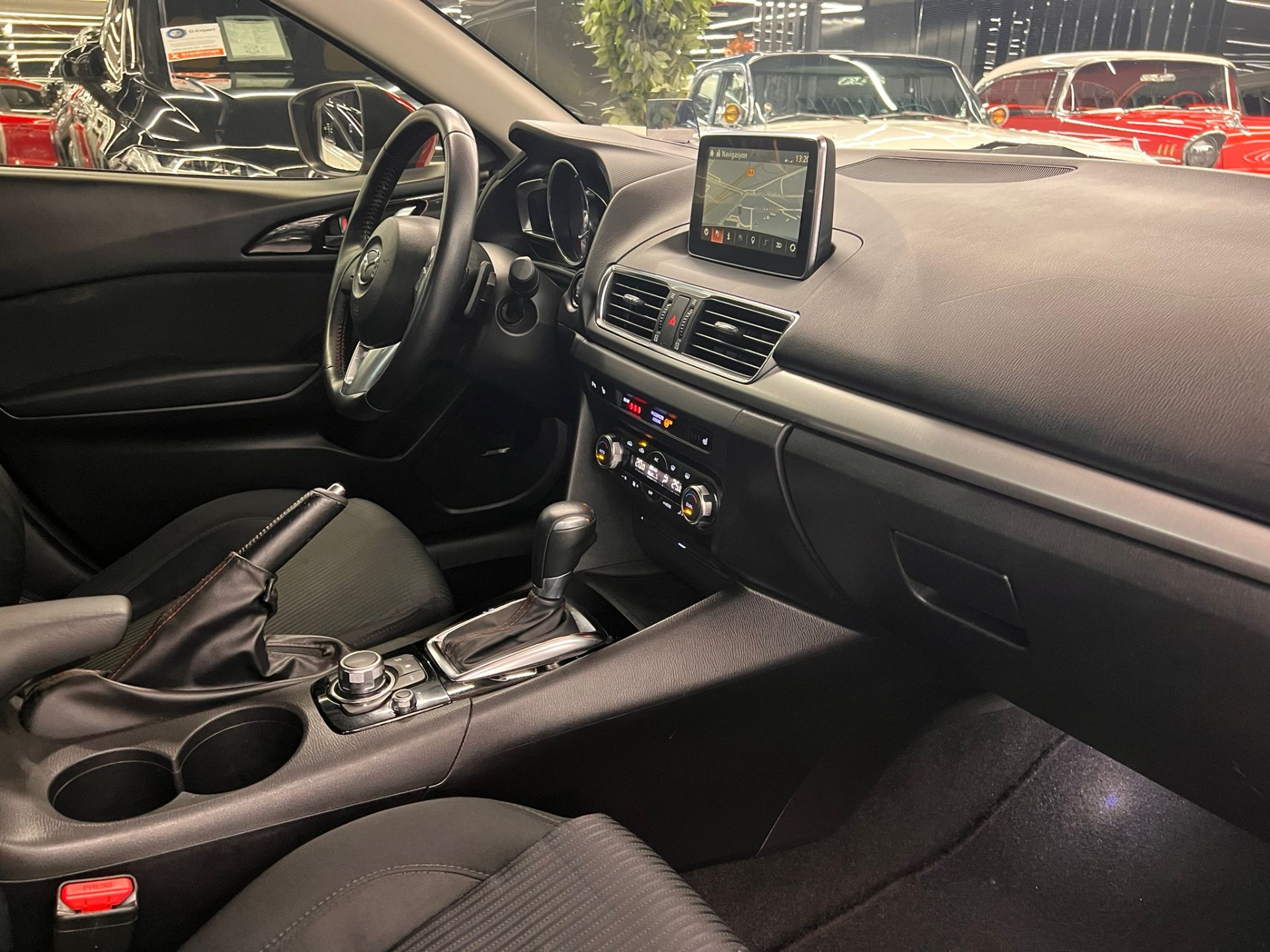 2016 Model Mazda 3 1.5D Power-9