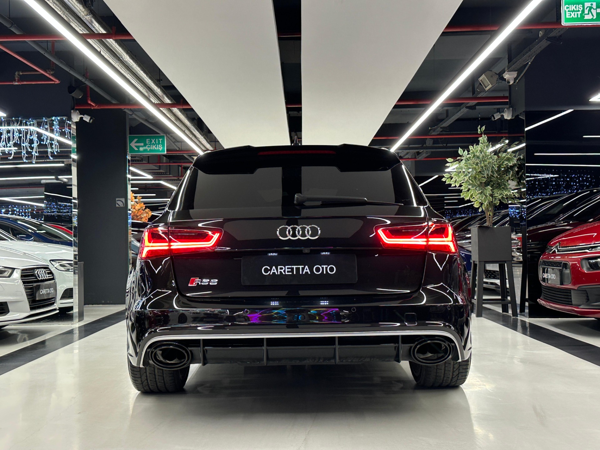 2015 Model Audi RS 6 Avant-25