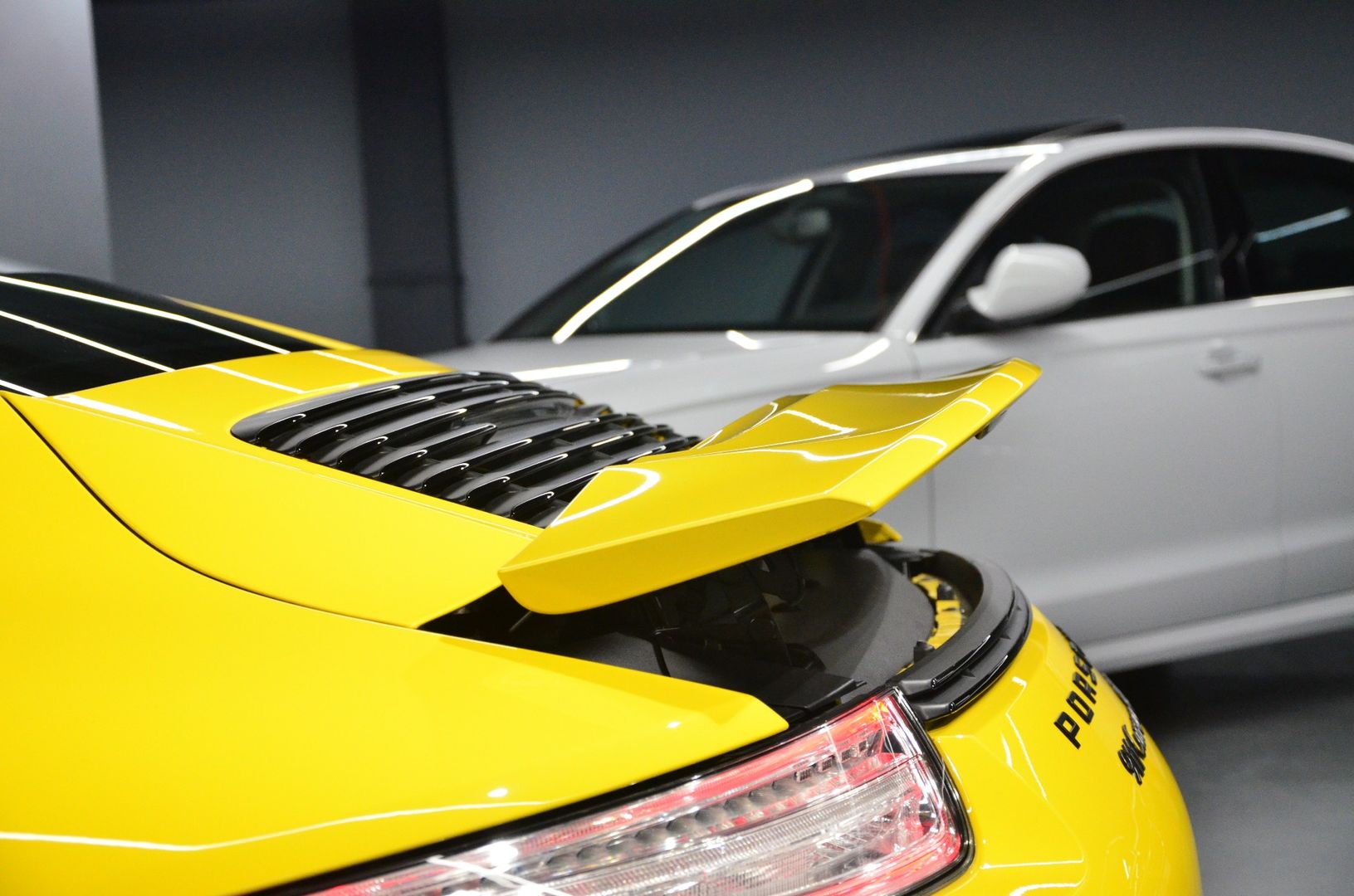 6 Bin Km'de Ekstralı, Racing Yellow,911 Carrera GTS -9